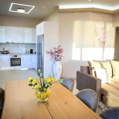 Secluded Luxury W Jacuzzi & Stunning Views * Kaloí Liménes